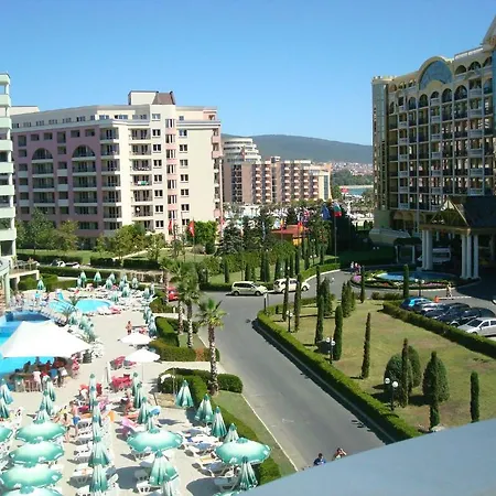 Aparthotel In Victoria 2*